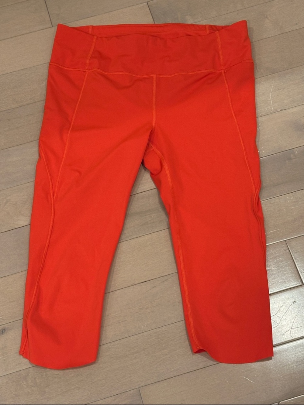 Athleta Women’s Bright Vibrant Capri Leggings